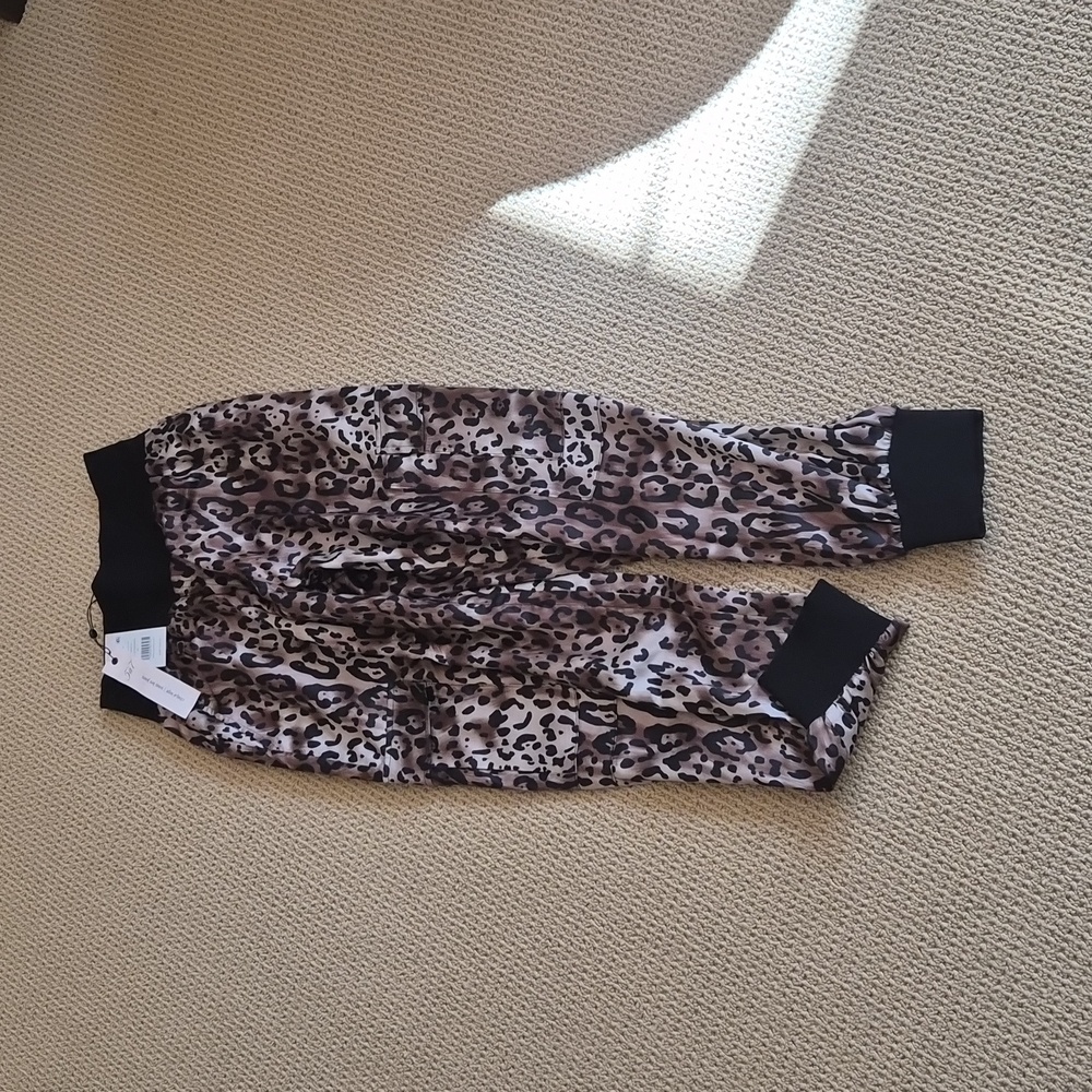 NWT Cinq à Sept Leopard Print Pants